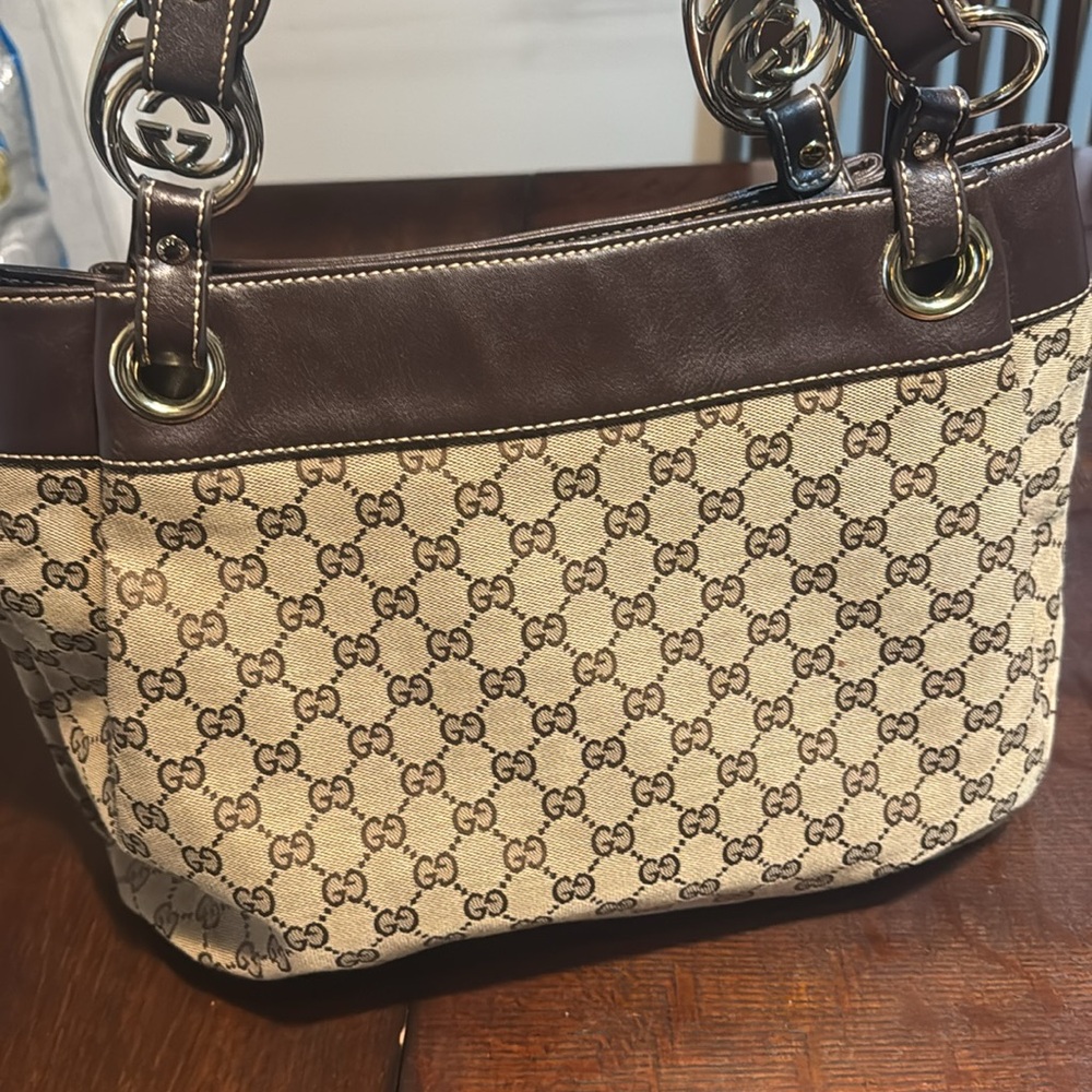 Gucci Purse - closet clean out - Picture 9 of 9